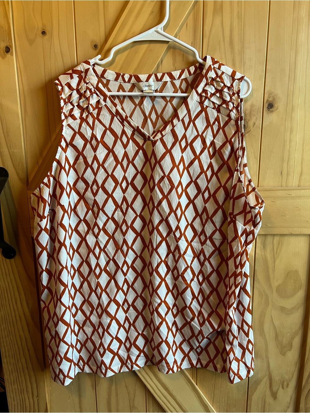 CJ Banks White & Rust Geometric Sleeveless V-Neck Top Ruffles Size 3X Summer EUC